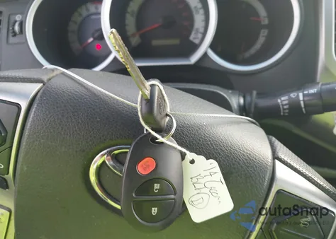 2014 Toyota Tacoma z USA, uszkodzony, nr VIN 5TFTX4CN4EX042791